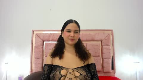 Snapshot of zoee_lov chatting on 01-10-25, 03:07 zoee online show from 01-10-25, 03:07