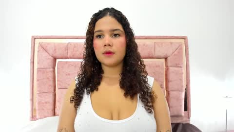 Snapshot of zoee_lov chatting on 01-17-25, 03:12 zoee online show from 01-17-25, 03:12