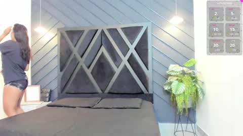 Zoe 3 online show from 09-15-25, 05:13