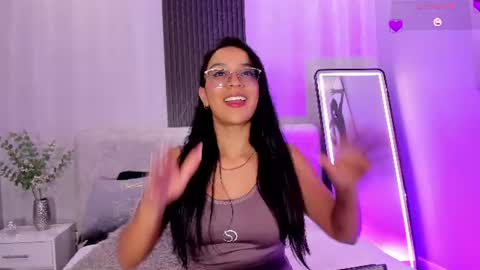 Snapshot of zoee_martins_ chatting on 07-24-26, 05:55 Zoe 3 online show from 07-24-26, 05:55