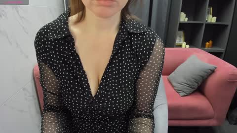 Snapshot of zoeeast chatting on 12-22-24, 04:48 Zoe online show from 12-22-24, 04:48