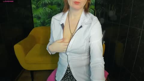 Snapshot of zoeeast chatting on 01-19-25, 01:33 Zoe online show from 01-19-25, 01:33