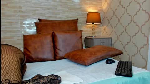 ZoeeSmitth online show from 12-05-24, 06:11