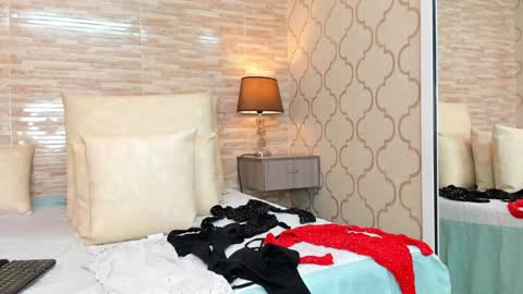 ZoeeSmitth online show from 12-28-24, 06:18