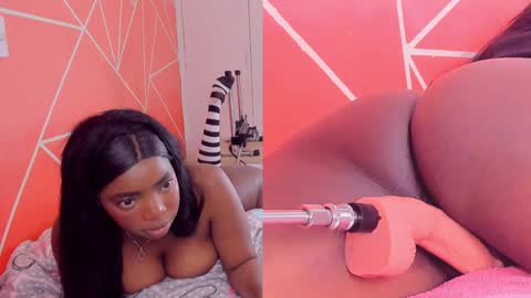 Snapshot of zoeethompson_cm chatting on 12-31-24, 12:36 online show from 12-31-24, 12:36