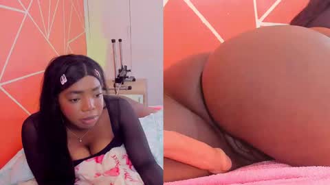 Snapshot of zoeethompson_cm chatting on 01-06-25, 10:15 online show from 01-06-25, 10:15
