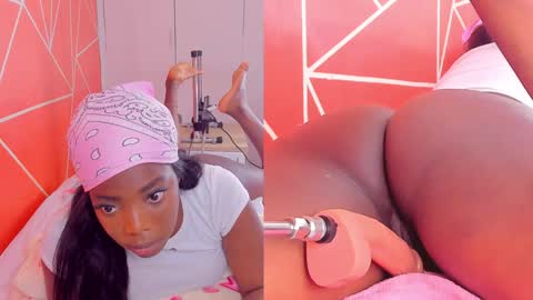 Snapshot of zoeethompson_cm chatting on 02-04-25, 01:13 online show from 02-04-25, 01:13