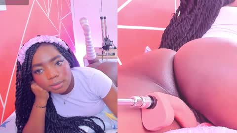 Snapshot of zoeethompson_cm chatting on 03-06-25, 05:22 online show from 03-06-25, 05:22