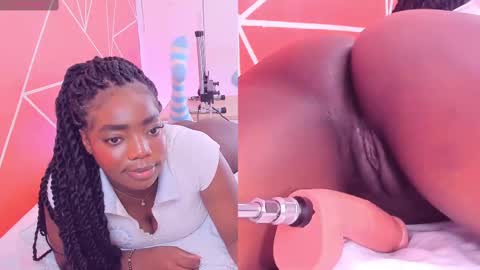 Snapshot of zoeethompson_cm chatting on 03-10-25, 02:16 online show from 03-10-25, 02:16