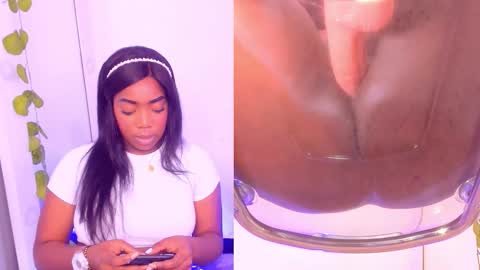 Snapshot of zoeethompson_cm chatting on 09-17-25, 11:12 online show from 09-17-25, 11:12
