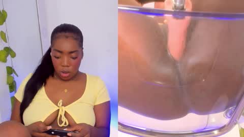 Snapshot of zoeethompson_cm chatting on 09-24-25, 11:24 online show from 09-24-25, 11:24