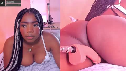 Snapshot of zoeethompson_cm chatting on 07-13-26, 10:51 online show from 07-13-26, 10:51