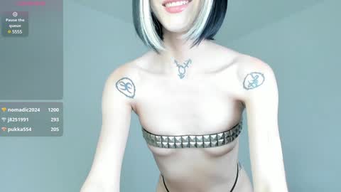 Snapshot of zoegothh chatting on 12-22-24, 04:59 zoe online show from 12-22-24, 04:59