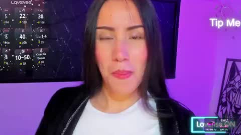 Laura  online show from 06-30-26, 04:13