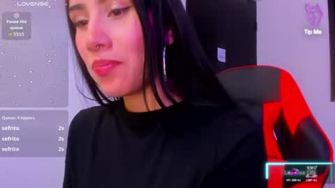 Laura  online show from 07-18-26, 05:00