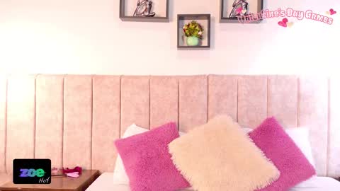 Snapshot of zoehot11 chatting on 02-09-26, 12:53 Ale online show from 02-09-26, 12:53