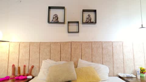 Ale  online show from 04-07-26, 01:11