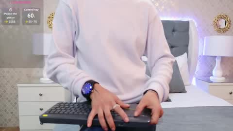 Zoe Krug online show from 01-06-26, 01:15