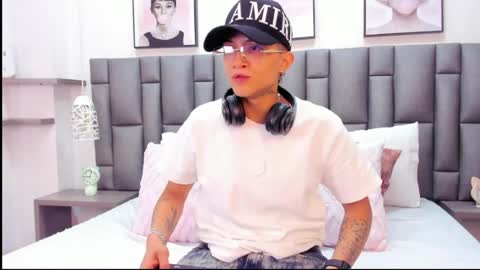 Zoe Krug online show from 03-13-26, 12:12