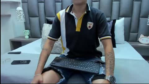 Zoe Krug online show from 04-14-26, 12:22