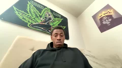 Snapshot of zoel87 chatting on 01-25-25, 04:57 LovelyLatin25 online show from 01-25-25, 04:57