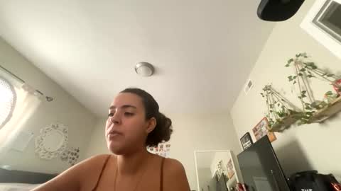 Snapshot of zoel87 chatting on 10-13-25, 02:50 LovelyLatin25 online show from 10-13-25, 02:50