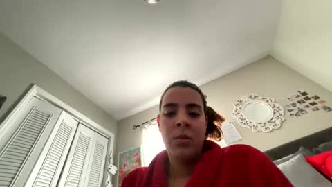 Snapshot of zoel87 chatting on 10-16-25, 04:08 LovelyLatin25 online show from 10-16-25, 04:08