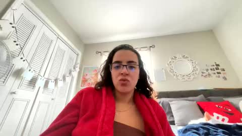 Snapshot of zoel87 chatting on 10-18-25, 02:51 LovelyLatin25 online show from 10-18-25, 02:51
