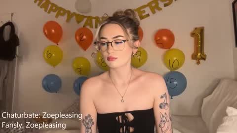 Snapshot of zoepleasing chatting on 02-26-26, 01:04 zoepleasing online show from 02-26-26, 01:04