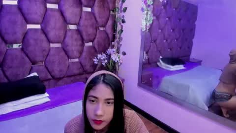 Snapshot of zoesmiitt chatting on 05-23-26, 12:31 zoesmiitt online show from 05-23-26, 12:31