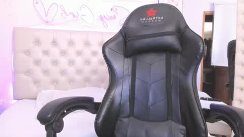 zoeth_ruiz online show from 02-04-25, 06:17