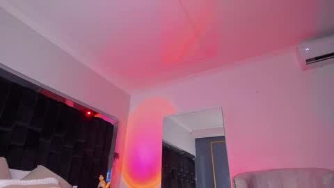 zoevidal_ online show from 02-20-25, 02:57