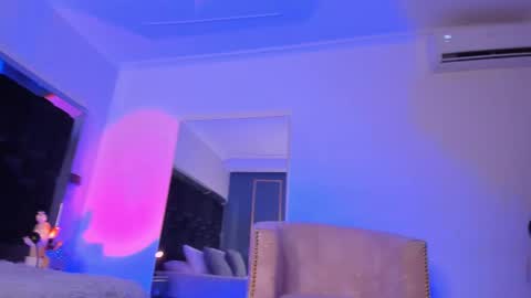 zoevidal_ online show from 02-27-25, 12:02