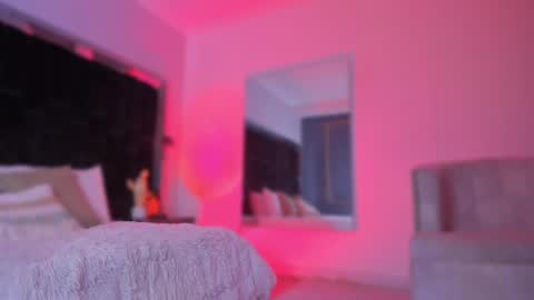 zoevidal_ online show from 09-18-25, 11:56