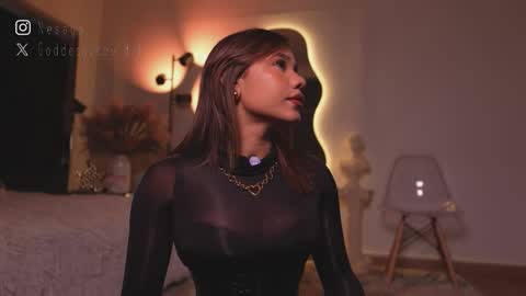 zoevidal_ online show from 03-28-26, 12:16