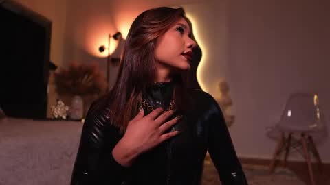 zoevidal_ online show from 04-11-26, 12:09