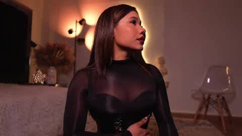 zoevidal_ online show from 04-12-26, 12:10