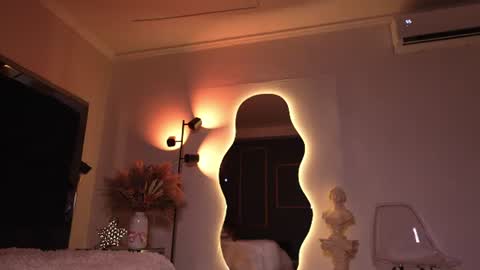 zoevidal_ online show from 06-09-26, 11:55