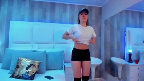 ZoeWilliis online show from 10-18-25, 12:39