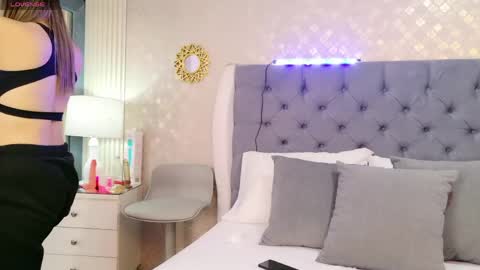 ZoeWilliis online show from 04-26-26, 11:30