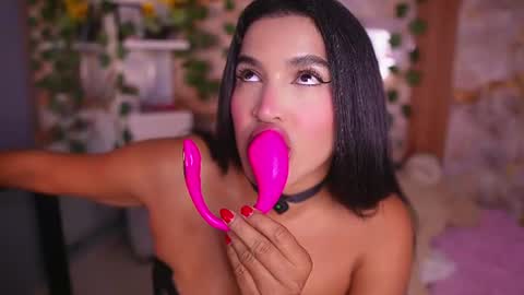 Snapshot of zoey_fox_ chatting on 06-10-26, 01:06 zoey fox online show from 06-10-26, 01:06