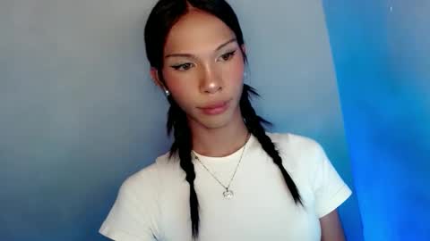 Snapshot of zoeygorgeous19 chatting on 05-13-26, 08:49 zoey online show from 05-13-26, 08:49