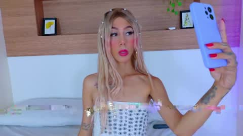 Zoey online show from 04-24-26, 01:57