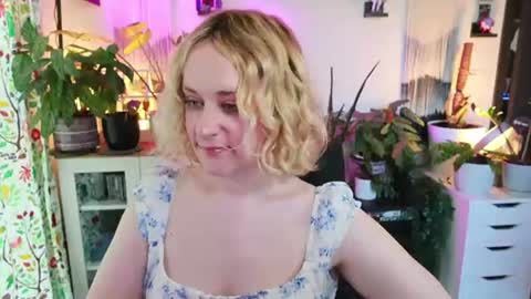 Snapshot of zoeyryan chatting on 06-12-26, 07:35 Zoey Ryan online show from 06-12-26, 07:35
