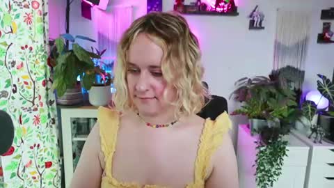 Snapshot of zoeyryan chatting on 07-11-26, 08:00 Zoey Ryan online show from 07-11-26, 08:00