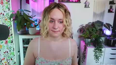 Snapshot of zoeyryan chatting on 07-13-26, 04:32 Zoey Ryan online show from 07-13-26, 04:32