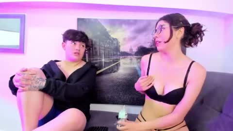 Snapshot of zooble_28 chatting on 06-30-26, 01:56 Nick And Mia online show from 06-30-26, 01:56