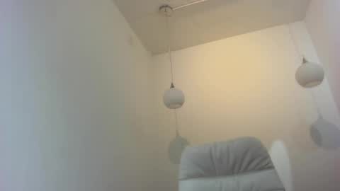 Snapshot of zooee_p chatting on 12-10-24, 11:43 Zooe online show from 12-10-24, 11:43