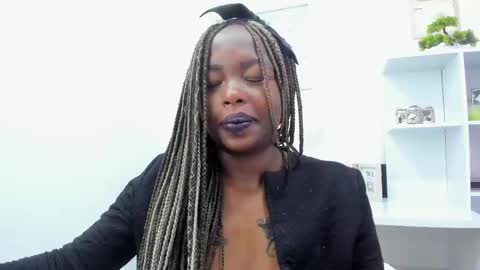 Snapshot of zooee_p chatting on 01-08-25, 02:46 Zooe online show from 01-08-25, 02:46