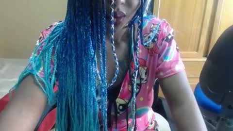Snapshot of zooee_p chatting on 02-03-25, 01:30 Zooe online show from 02-03-25, 01:30